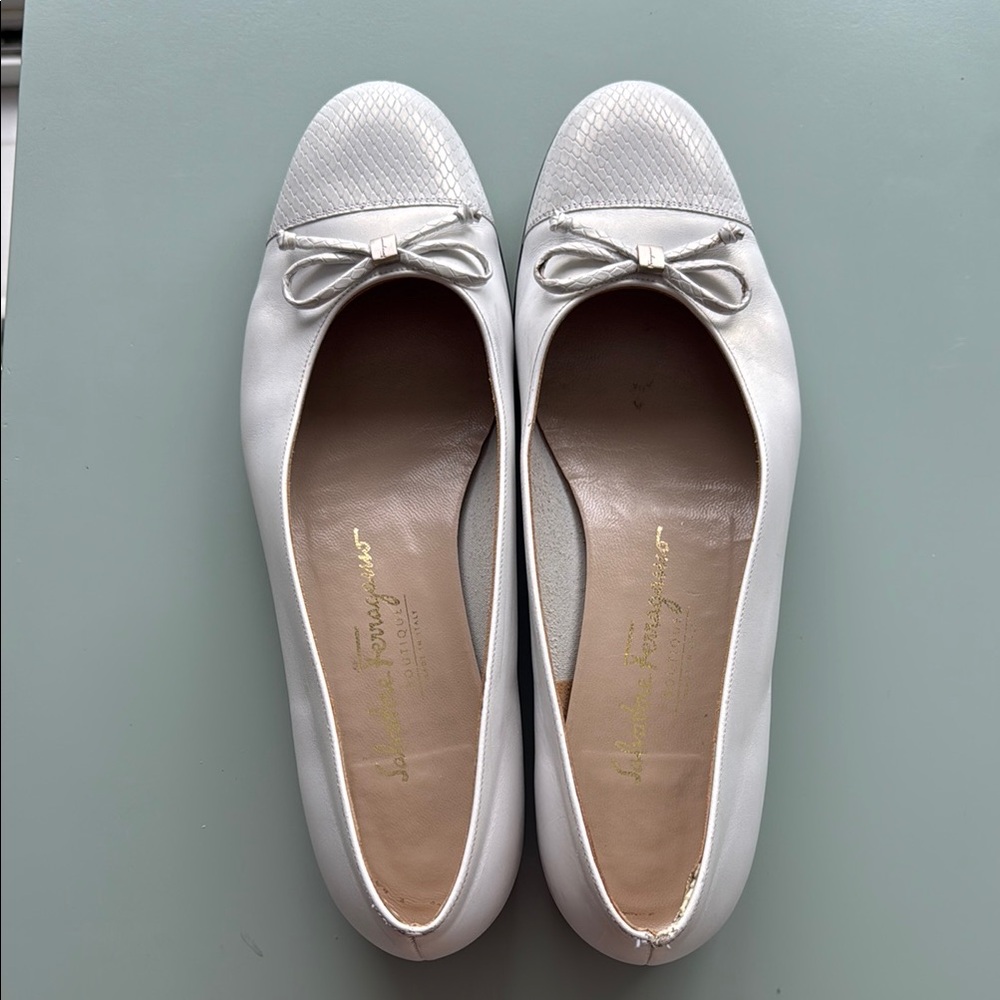 Salvatore Ferragamo White Leather Loafers with Bow Detail